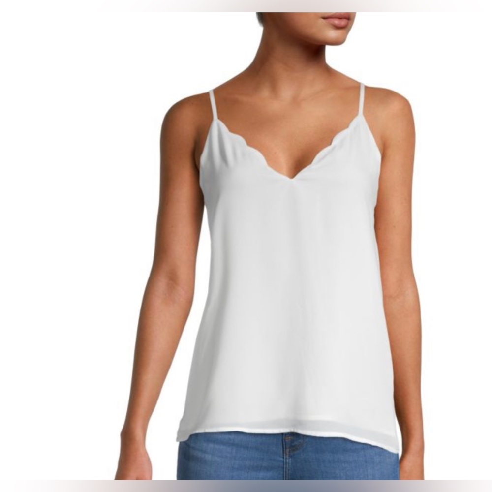 Socialite Scalloped tank